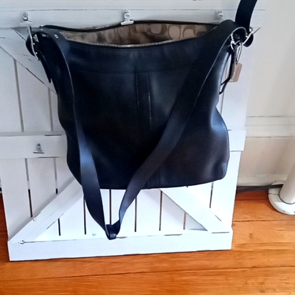 Coach black leather shoulder bag